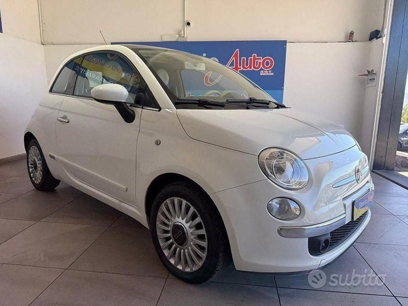 Usata Fiat 500 Lounge 69 CV (50 kW) 2010 Bianco Utilitaria