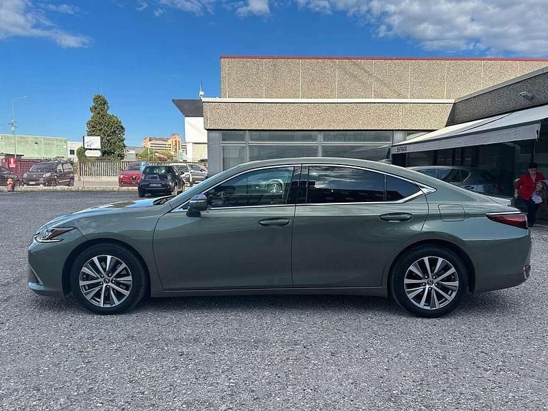 Usata Lexus ES300H Luxury Line 178 CV (130 kW) 2021 Verde Berlina