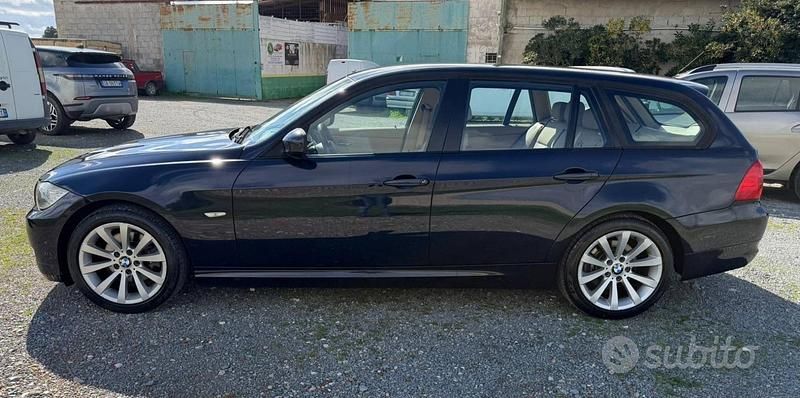 Usata BMW 320 176 CV (129 kW) 2010 Blu Station wagon