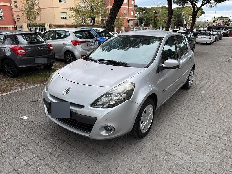 Usata Renault Clio II 70 CV (51 kW) 2009 Grigio Berlina