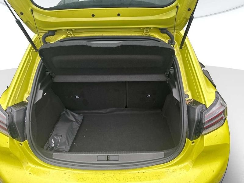 Usata Peugeot 208 Style 101 CV (74 kW) 2024 Giallo aguenda matallizzato Utilitaria