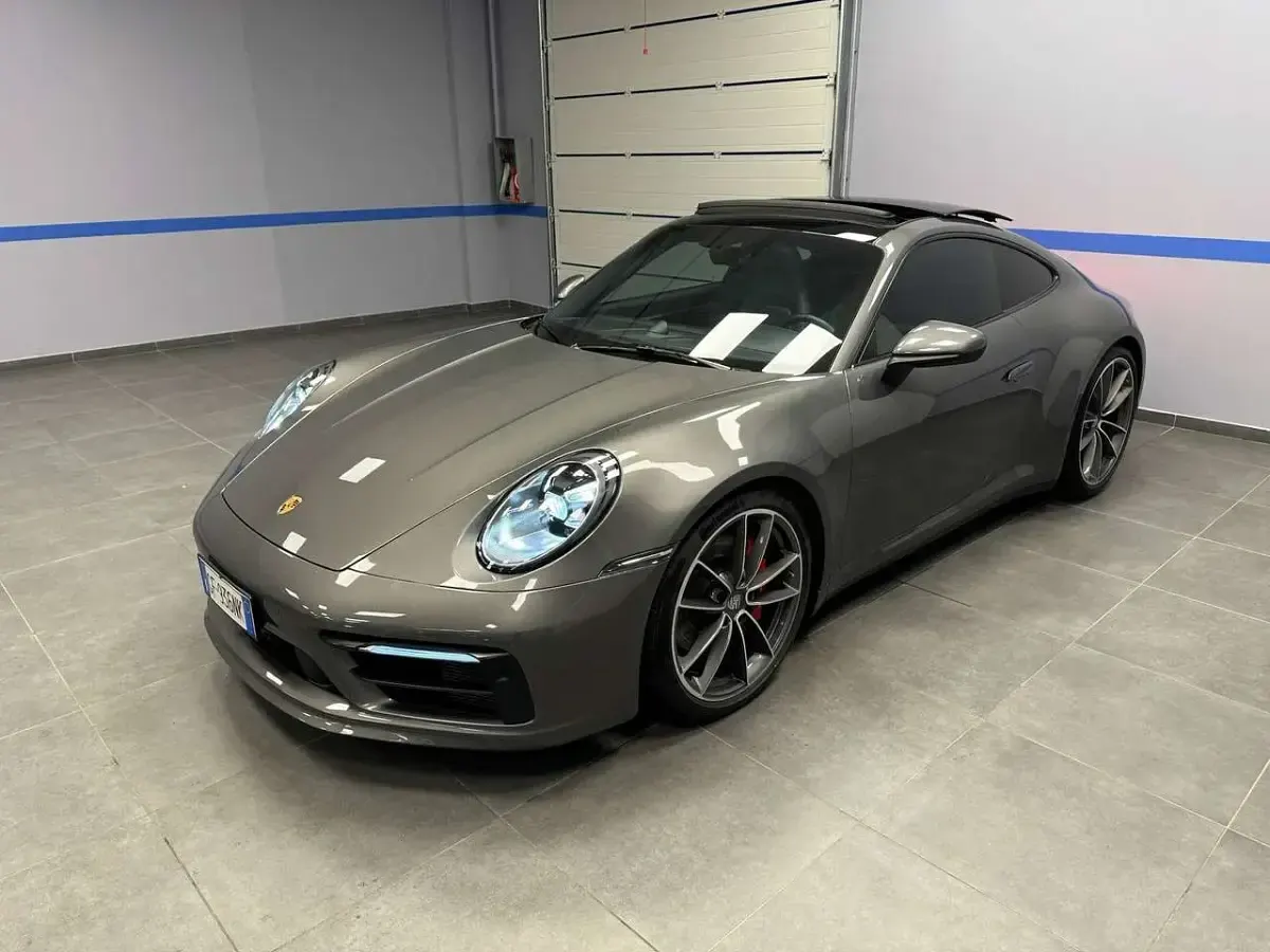 Usata Porsche 992 450 CV (330 kW) 2021 Agata Coupé