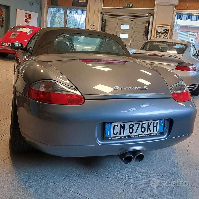 Usata Porsche Boxster 252 CV (185 kW) 2001 Grigio Cabrio