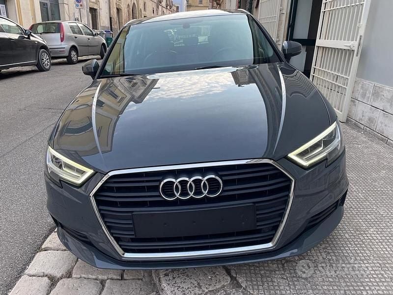 Usata Audi A3 S-Line 116 CV (85 kW) 2019 Grigio Berlina
