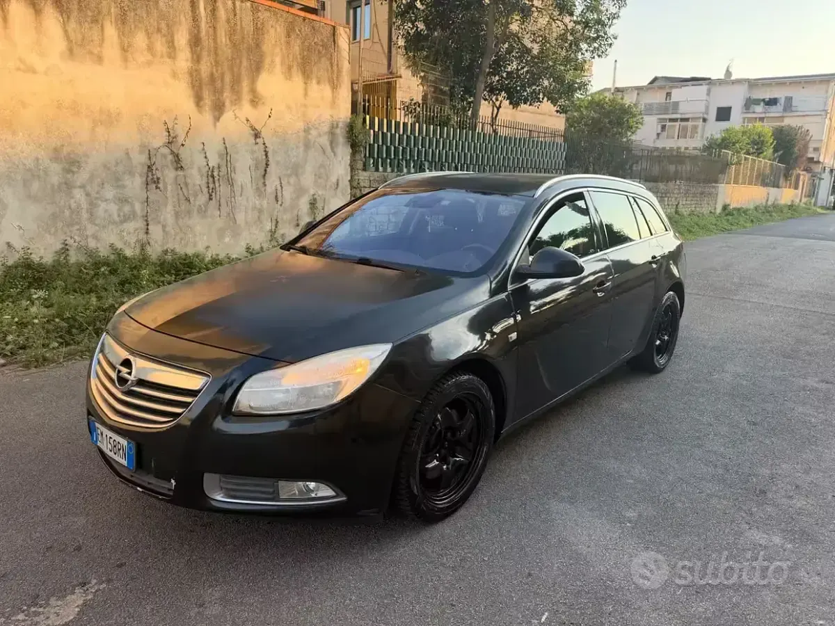 Usata Opel Insignia Cosmo 160 CV (117 kW) 2012 Nero Station wagon