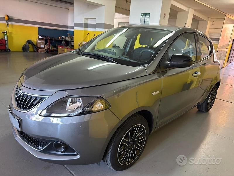 Usata Lancia Ypsilon S 69 CV (50 kW) 2022 Grigio Utilitaria