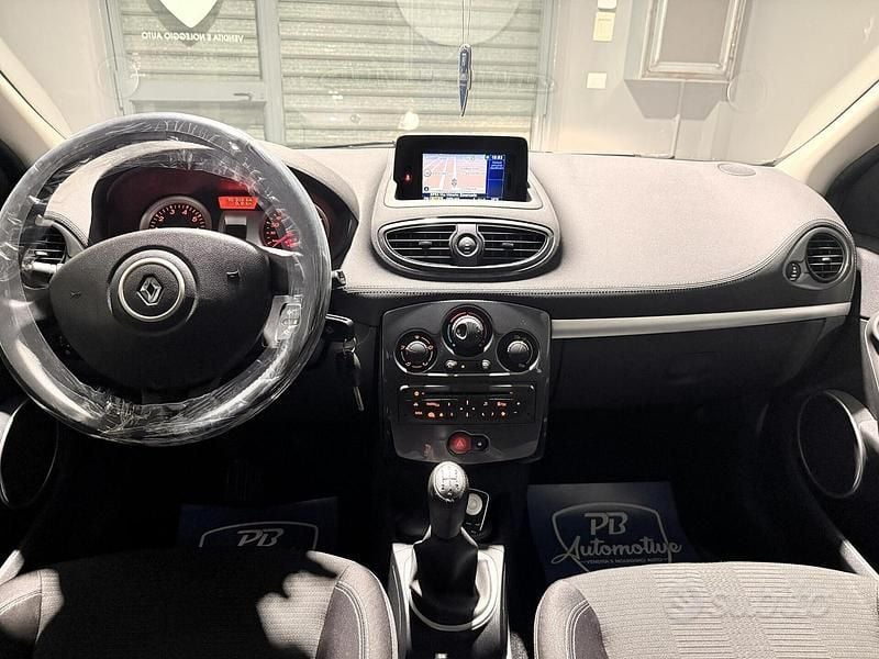 Usata Renault Clio II 75 CV (55 kW) 2011 Grigio Berlina
