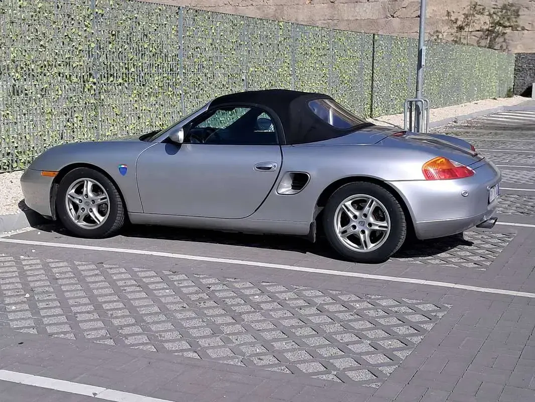 Usata Porsche Boxster 220 CV (161 kW) 2000 Argento Cabrio