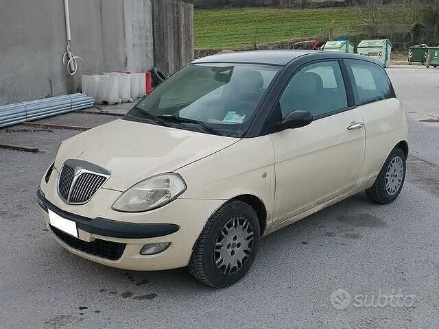 Usata Lancia Ypsilon 69 CV (50 kW) 2005 Beige Utilitaria