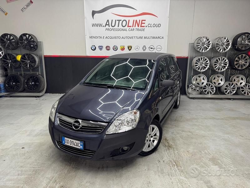 Usata Opel Zafira 150 CV (110 kW) 2009 Grigio Monovolume