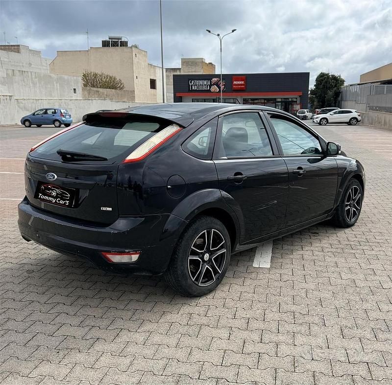 Usata Ford Focus 110 CV (80 kW) 2011 Nero Berlina