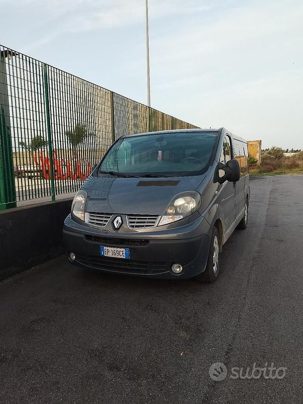 Usata Renault Trafic 115 CV (84 kW) 2013 Grigio Monovolume
