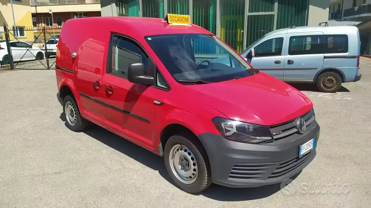Usata VW Caddy 122 CV (89 kW) 2016 Rosso Monovolume