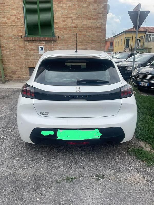 Begagnad Peugeot 208 75 HK (55 kW) 2020 Halvkombi