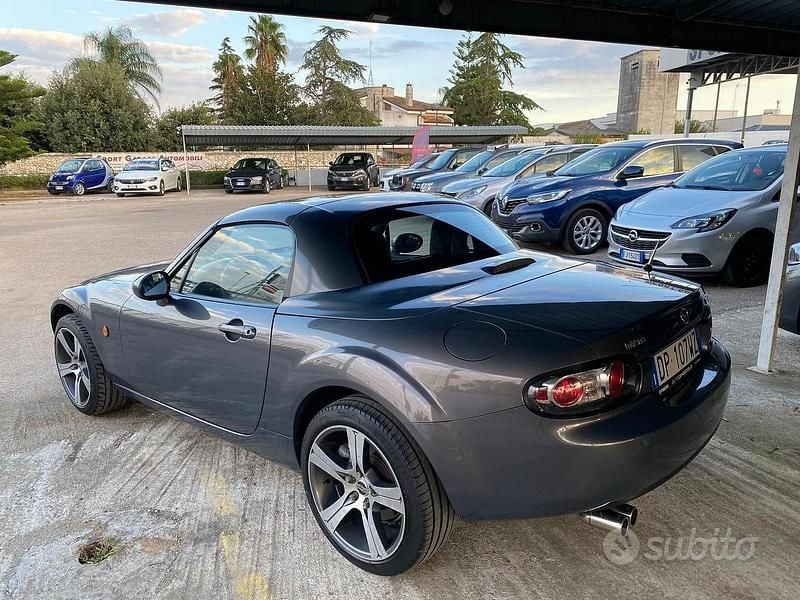 Usata Mazda MX5 126 CV (92 kW) 2008 Grigio Cabrio