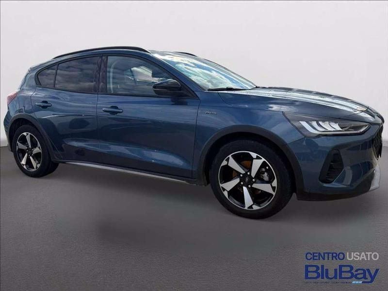 Usata Ford Focus Active 125 CV (91 kW) 2023 Chrome blue SUV