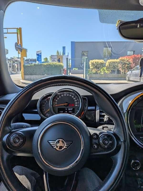 Usata Mini ONE Business 102 CV (75 kW) 2019 Beige Utilitaria