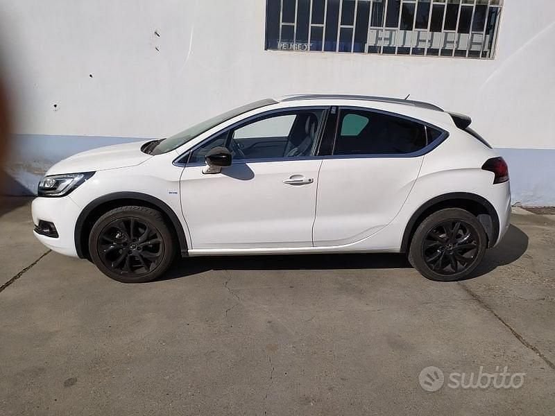 Usata DS Automobiles DS4 Sport Chic 120 CV (88 kW) 2016 Bianco Berlina