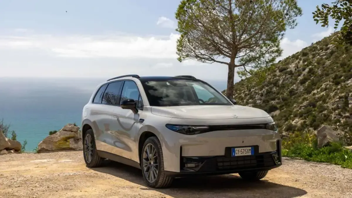 Nuova Leapmotor C10 215 CV (158 kW) 2026 Argento SUV