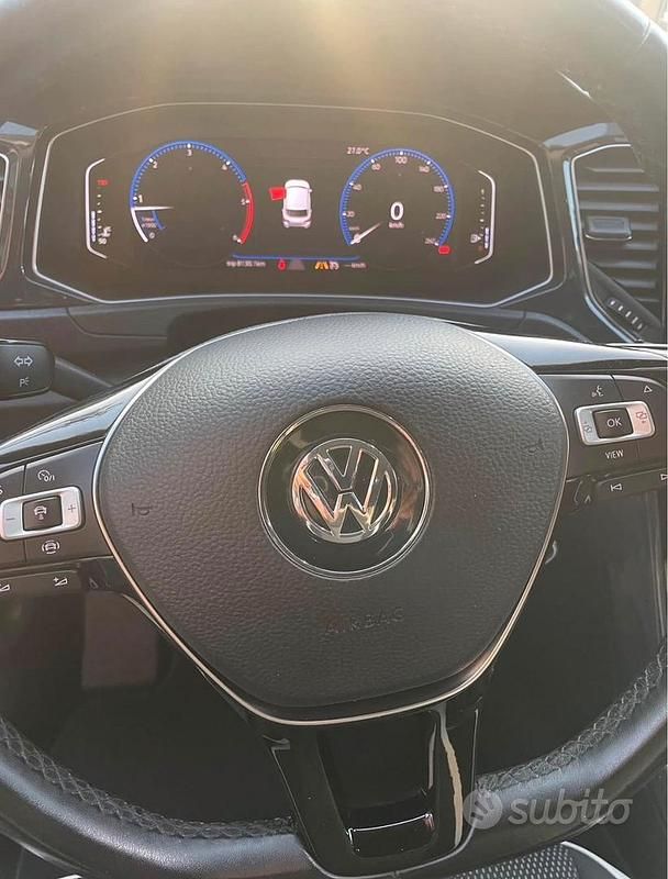 Usata VW T-Roc Advance 116 CV (85 kW) 2019 Nero SUV