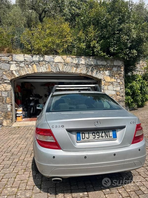 Usata Mercedes C220 170 CV (125 kW) 2007 Grigio Berlina