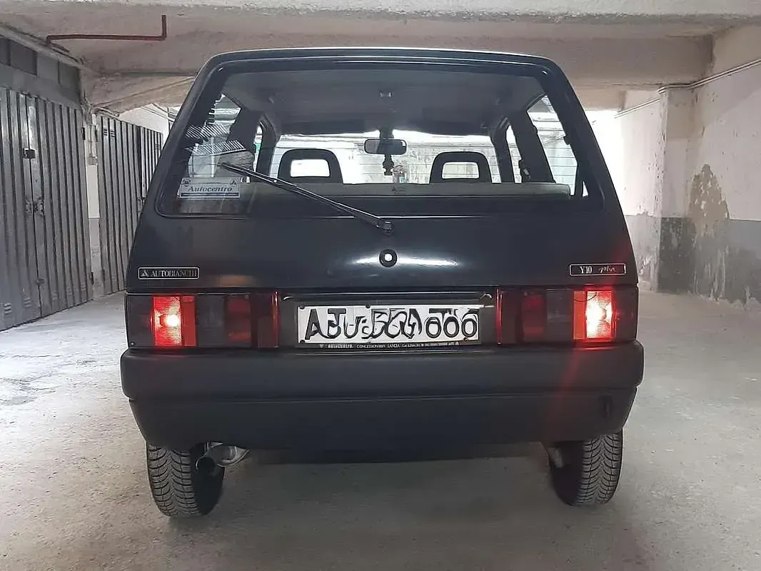 Usata Autobianchi Y10 50 CV (36 kW) 1992 Blu/azzurro Utilitaria