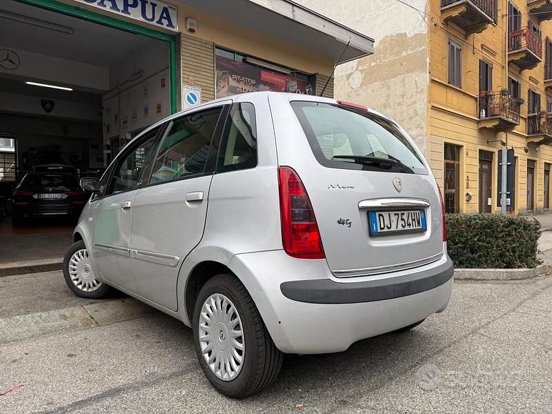 Usata Lancia Musa 77 CV (56 kW) 2007 Grigio Monovolume