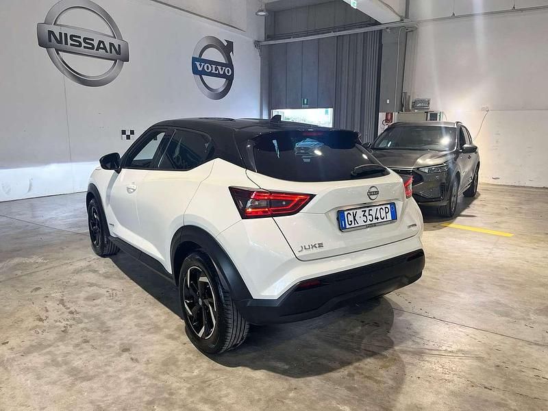 Usata Nissan Juke N-Connecta 94 CV (69 kW) 2022 White pearl SUV