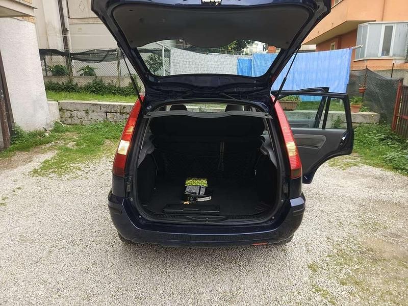 Usata Ford Fusion 68 CV (50 kW) 2003 Blu/azzurro Utilitaria