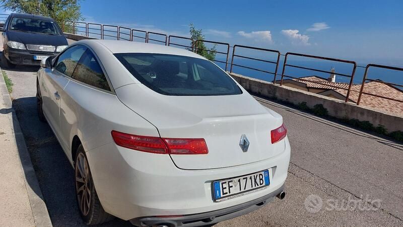 Usata Renault Laguna Coupé 150 CV (110 kW) 2010 Bianco Coupé