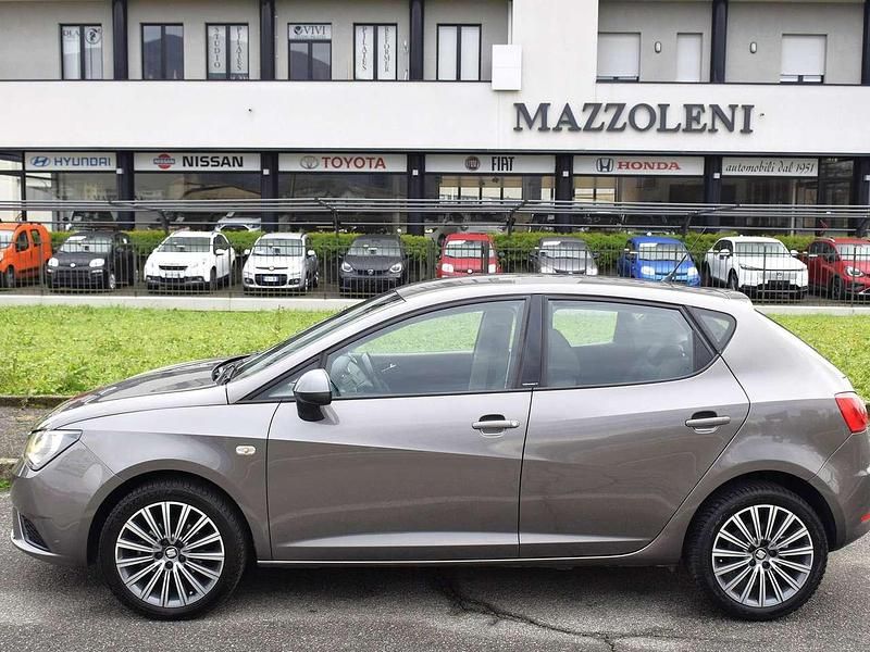 Grigio Usata 2016 Seat Ibiza CONNECT Tre volumi | 7500 € (Cara) - Immagine 1/4