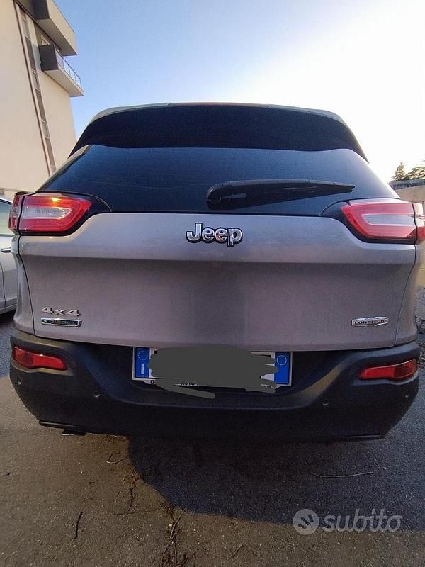 Usata Jeep Cherokee Longitude 140 CV (102 kW) 2016 Grigio SUV