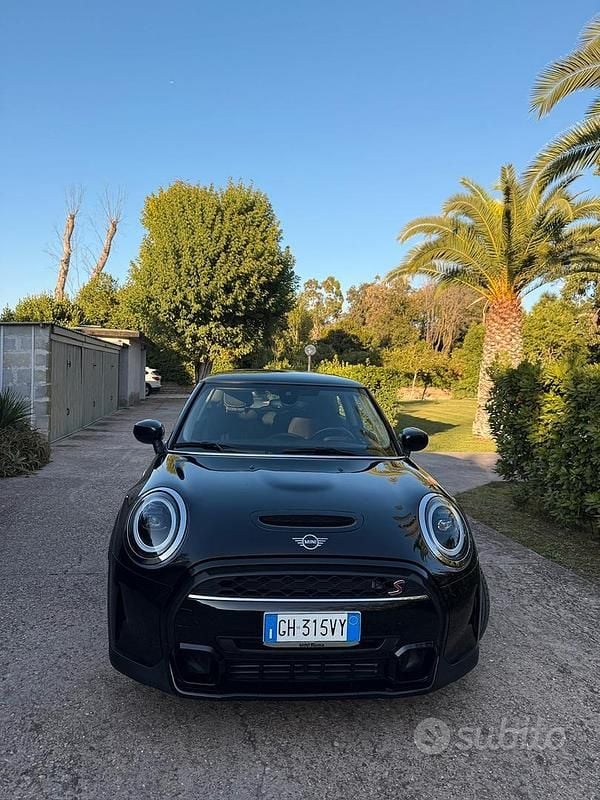 Usata Mini Cooper S 170 CV (125 kW) 2022 Nero Utilitaria