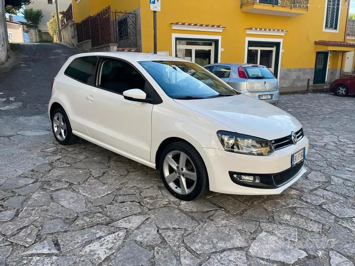 Usata VW Polo Highline 90 CV (66 kW) 2011 Bianco Utilitaria