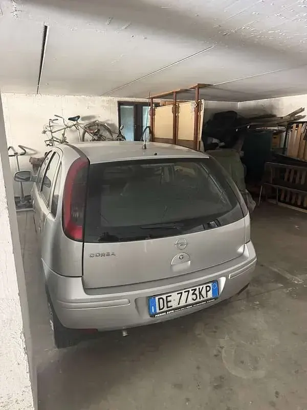 Usata Opel Corsa Enjoy 60 CV (44 kW) 2006 Utilitaria