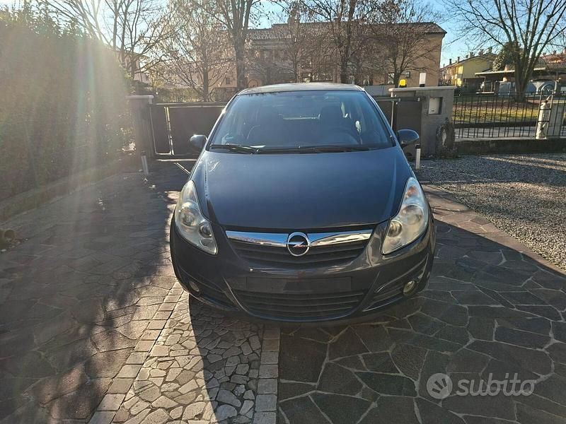 Usata Opel Corsa Edition 86 CV (63 kW) 2010 Blu Berlina