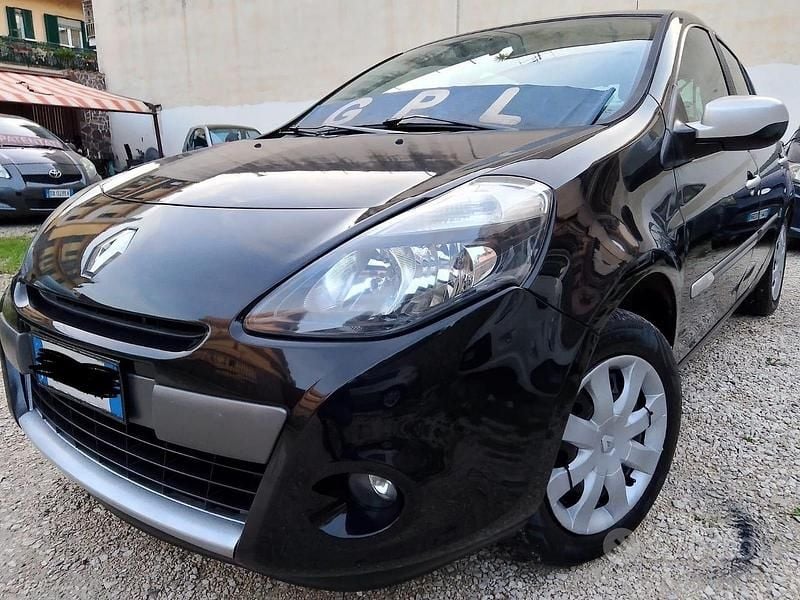 Usata Renault Clio II 74 CV (54 kW) 2011 Nero Berlina