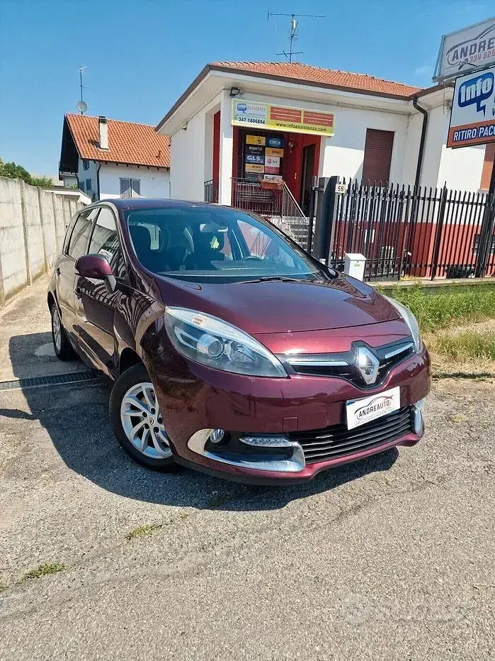 Usata Renault Scénic III 110 CV (80 kW) 2014 Rosso Monovolume