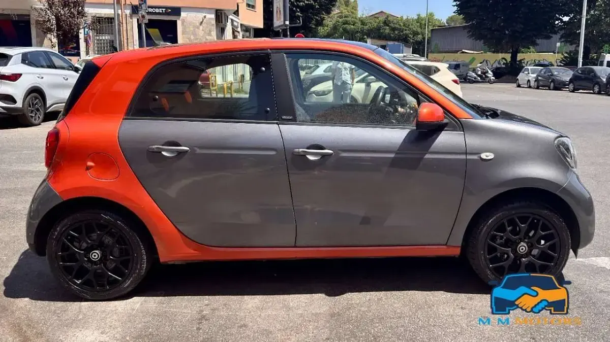 Usata Smart ForFour 71 CV (52 kW) 2014 Grigio Utilitaria