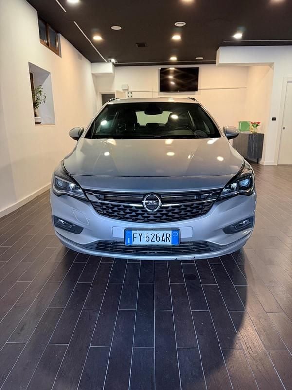 Usata Opel Astra Innovation 110 CV (80 kW) 2019 Argento Station wagon