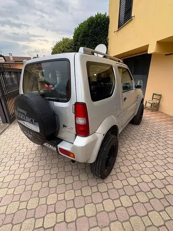 Usata Suzuki Jimny 82 CV (60 kW) 2004 Grigio SUV