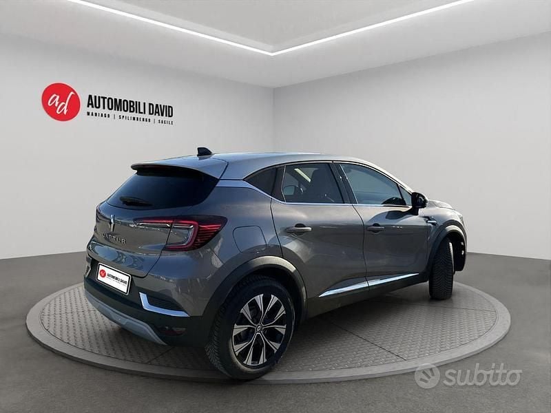 Usata Renault Captur Techno 91 CV (66 kW) 2024 Grigio  argento SUV