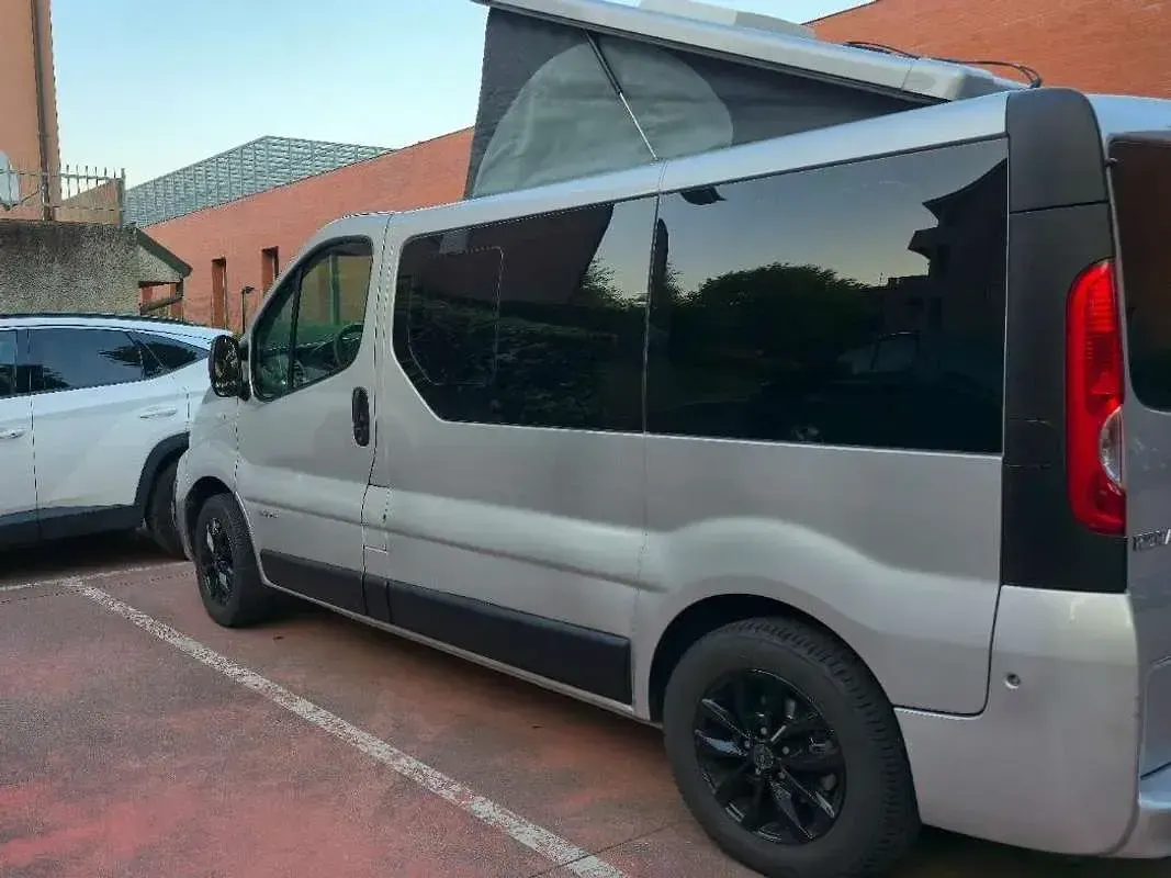 Usata Renault Trafic 177 CV (130 kW) 2011 Argento Monovolume