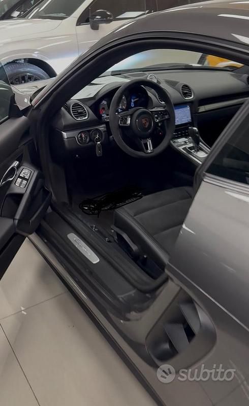 Usata Porsche 718 Cayman Sport 300 CV (220 kW) 2018 Grigio Coupé