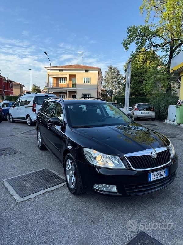Usata Skoda Octavia Elegance 105 CV (77 kW) 2010 Nero Station wagon