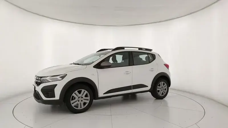 Usata Dacia Sandero Expression 101 CV (74 kW) 2023 Bianco Utilitaria