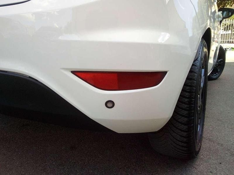 Usata Ford Fiesta 60 CV (44 kW) 2016 Bianco Berlina