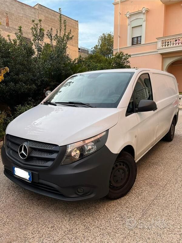Usata 2018 Mercedes Vito Monovolume | 16.500 € - Immagine 1/4