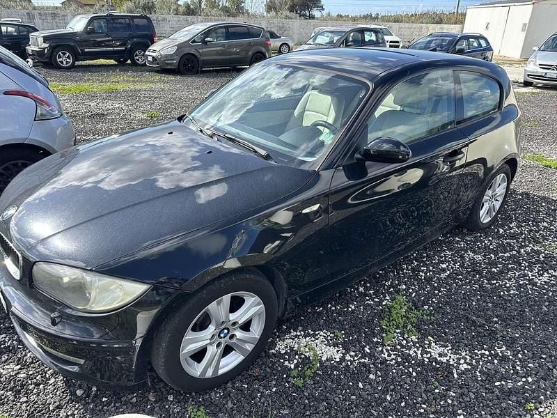 Usata BMW 118 143 CV (105 kW) 2007 Nero Utilitaria