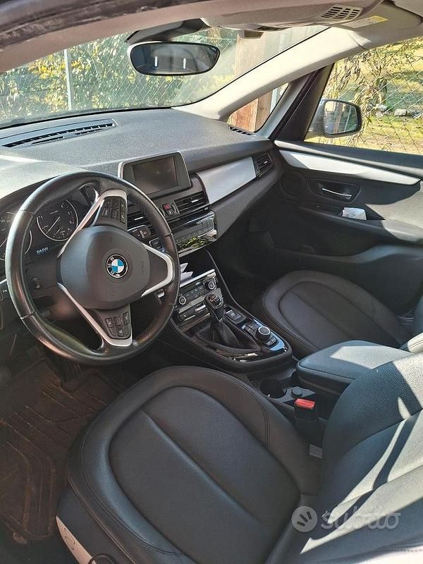 Begagnad BMW 218 Advantage 2017 Blå Kombi